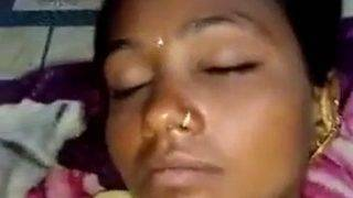 Pantat Mulus Desa Desi Terpampang Usai Mabuk