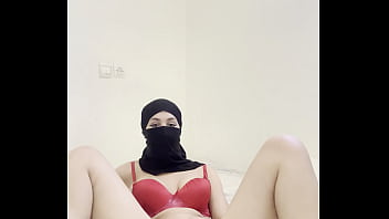 Gadis Arab Berhijab Menggoda Diri, Mainkan Memek, Gosok Klitoris, Fantasi Erotis Muslimah Sendirian