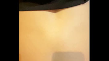 Tetangga Berhijab Bergairah Digoyang Diam-diam Di Parkiran