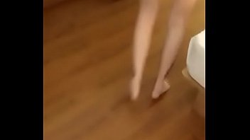 Pasangan Muda Tiongkok Bercinta Hingga Mengeluarkan Air Seni