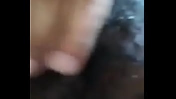 Desi Bhabi Membuka Sari Dengan Gerakan Menggoda