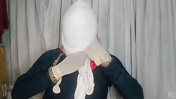 Gadis Berhijab Mengikat Dirinya Sendiri Dengan Nafsu
