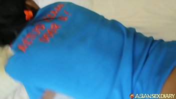 Pelayan Filipina Cantik Berpikir Dia Datang Untuk Membersihkan, Tapi Malah Dibersihkan Dengan Cara Lain