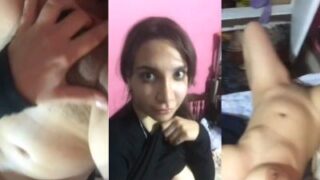 Gadis India Telanjang Bugil Membuka Baju Memperlihatkan Payudara Dan Pantatnya