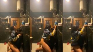 Gadis Teler Mengocok Kontol Di Kamar Mandi