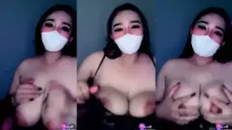 Remas Payudara Montok Aurel Si Ratu Manga