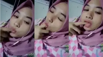 Ukhtie Vcs Gatel Pengen Dijilatin Jari