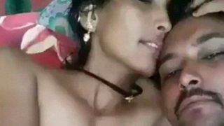Video Panas Pasangan India Bercinta Di Rumah Dengan Adegan Foreplay Yang Menggoda