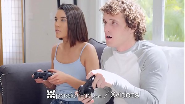 Kakak Tiri Mesum Ngentot Kontol Gede! Bonding Main Game Bareng
