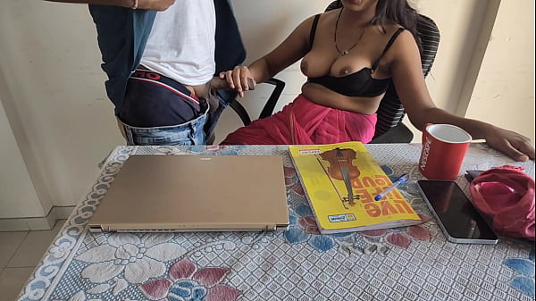 भड़कीली देसी भाभी को ऑफिस में ही जमकर चोदा