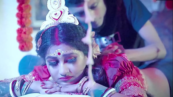 Malam Pertama Pengantin India: Suara Mesra Dan Erotis Di Ranjang