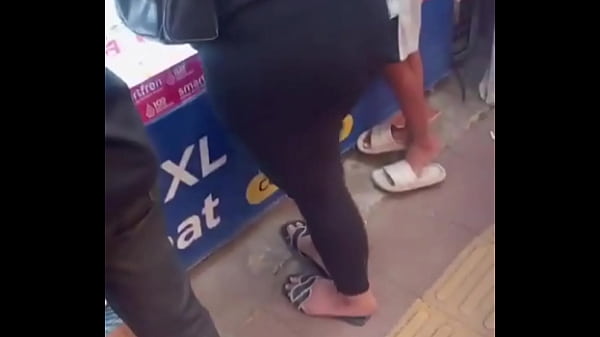 Video Panas Indonesia: Binalnya Ibu-ibu Murahan Yang Digoyang Saat Belanja Di Warung