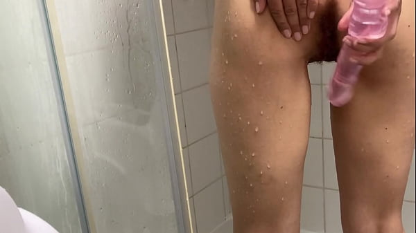 Gadis Arab Amatir Menggila Di Kamar Mandi, Doyan Dildo Gede Sampai Klimaks Saat Lebaran