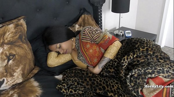 Anak Tiri Tak Bisa Puas, Jadi Ibu Tiri Yang Menggairahkan Yang Memberi Kepuasan