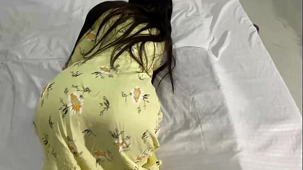Saat Tukang Susu Menagih Bayaran, Nyonya Telanjang Dan Menawarkan Pantatnya Untuk Ditusuk.