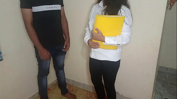 बॉस की सेक्रेटरी ने ऑफिस के बाथरूम में पगलाई हुई चुदाई करवाई ताकि सैलरी बढ़ जाए!