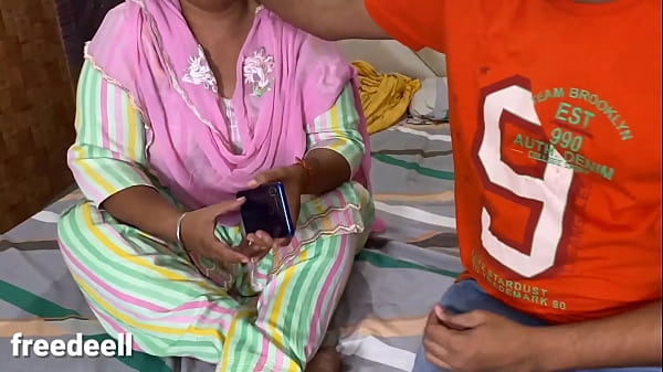 Patli Kamar Wali Saheli Ko Zor Se Chod Daala