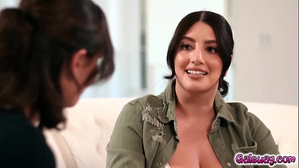 Sarah Arabic Takluk Pada Hasratnya, Mengaku Pada Mantan Komandannya Casey Calvert Bahwa Tubuhnya Membara Untuk Disentuh