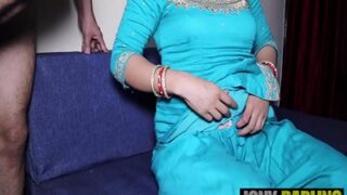 Ibu India Tua Ganas Menggoda Anak Lelaki Muda Di Ranjang