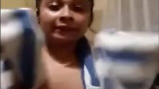Milf Telanjang Merekam Video Panas Di Kamar Mandi Untuk Situs Dewasa Bangladesh