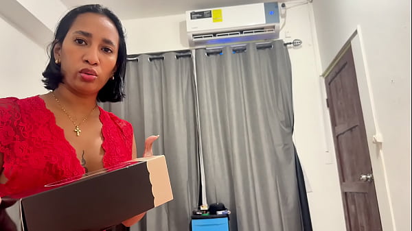 Ibu Tiri Montok Leyne Rodriguez Terjebak Dan Digituin Anak Tiri Yang Horny