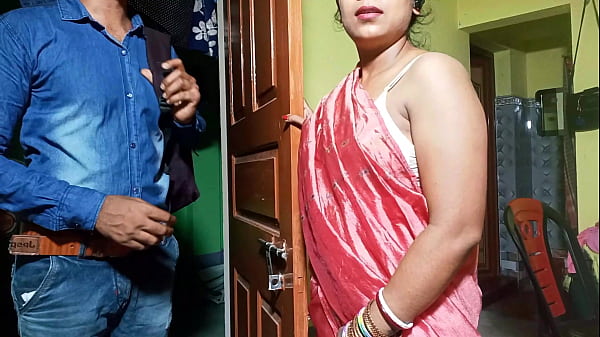 ब्रा बेचने वाले ने भाभी को लुभाकर चोदा, हिंदी आवाज़ में इंडियन अश्लील कहानी