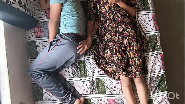 Bhabhi Desi Shivani Menggoda Devar Yang Tertidur Lalu Menungganginya Dalam Pose Amazon Yang Panas.