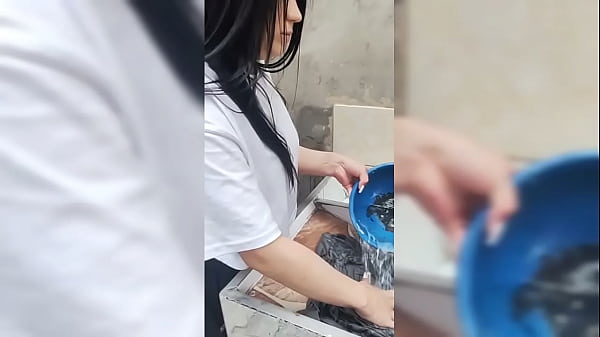 Menggoda Sepupu Tiriku Untuk Bercinta