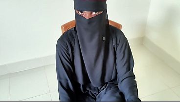Gadis Berjilbab Menggoda Di Ranjangku, Panas Dan Liar