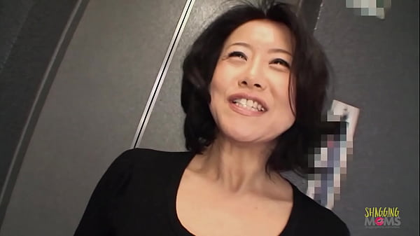 Wanita Asia Dewasa Tak Sabar Untuk Memuaskan Diri Dengan Semua Mainan Seks Di Vaginanya Yang Basah