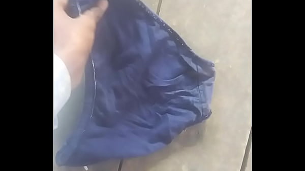 Gadis Montok Desi Yang Menggoda Dan Penuh Gairah