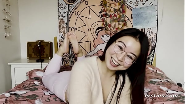 Gadis Tionghoa Imut Bergairah Saat Membuat Video Masturbasi Eksklusif Untuk Kami