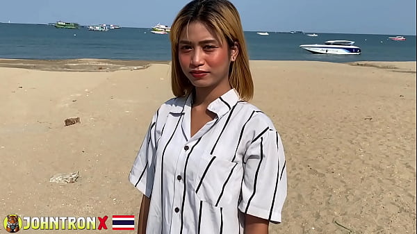 Johntronx – Adegan Intim Dengan Gadis Asia Amatir Yang Imut, Berakhir Dengan Klimaks Di Dalam