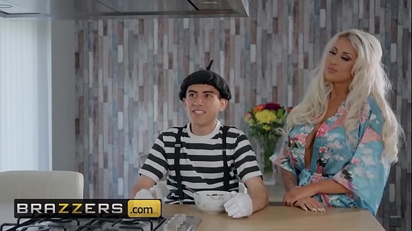 Gadis Muda Dan Ibu-ibu Haus Dihajar Ganas Oleh Brooklyn Blue Dan Jordi El Polla