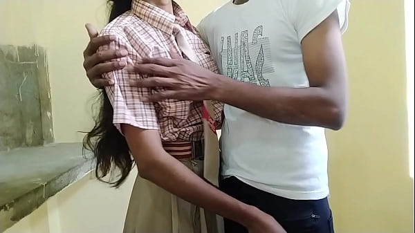 Mahasiswa Desi India Menggoda Pacar Sekolahnya Yang Berusia 18 Tahun Di Kamar Kos