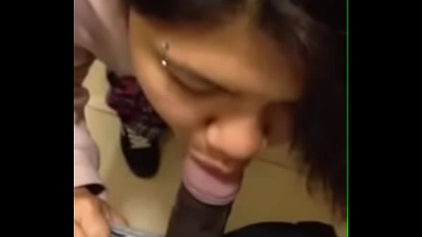 Kesenangan Blowjob Dari Gadis Desi Yang Menggairahkan