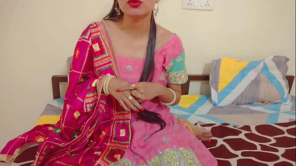 सारा भाभी की गर्म गांड में जोरदार सेक्स, हिंदी आवाज में उसके मजे की चीखें