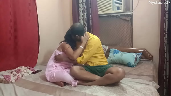 Desi Romantik Aur Joshile Style Mein Ghar Par Bane Vhabi Ka Maza, Saaf Hindi Awaz Ke Saath!