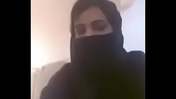 Mengintip Kecantikan Tersembunyi Di Balik Hijab (@hijabdoing) – Sensasi Erotis Di Twitter