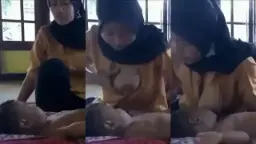 Mama Berjilbab Menggoda Saat Menyusui Buah Hati