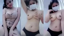 Mbak Fifi Telanjang Bulat Remas Payudara Di Live Streaming Yang Ganas