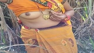 Seorang Istri Baru Digoyang Keras Oleh Buruh Kasar Di Ladang