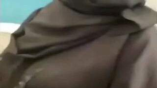Seorang Pria Arab Menggila-gilakan Pelacur Montok Bak Binatang Dalam Adegan Seks Di Bangladesh