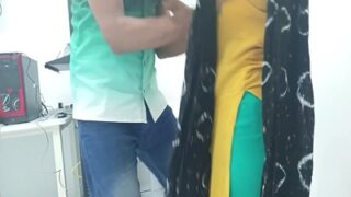 Video Mesum Di Kantor, Pria Dan Bhabhi Genitnya Yang Rakus