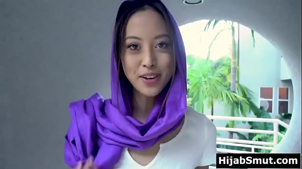 Gadis Muslimah Liar Tak Henti Membayangkan Nafsu Ranjang Yang Membara