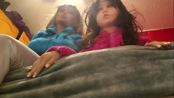 Ayah Mengajari Putri Tirinya Teknik Mengisap Kontol Yang Menggairahkan (bagian 1/3)