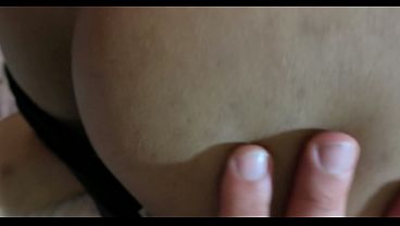 زوج مصري مقموص يشاهد زوجته المصرية ممتلئة الجسم تتعرض للجماع الخلفي العنيف