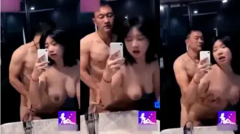 Abg Chindo Digojlok Gaya Doggy Sama Om Koko, Sampe Muncrat Basah Kuyup