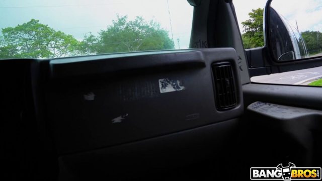 Basah-basahan Di Dalam Mobil Dengan Xxlayna Marie Saat Hujan Deras