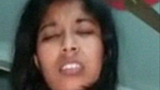 Desi Pacarku, Cewek Bejat Dengan Memek Sempit, Nekat Nungging Dan Ngebut Di Kontol Keras Pacarnya Sampe Muncrat.